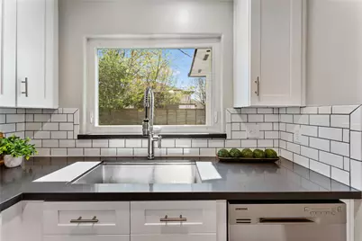 6623 Housman Street, Houston, TX 77055 - Photo 10