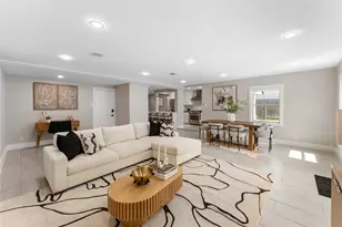 6623 Housman St, Houston, TX 77055 - Photo 1