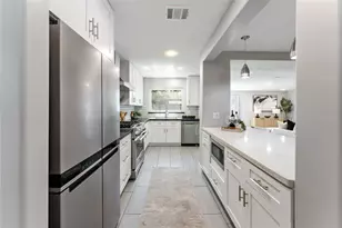 6623 Housman St, Houston, TX 77055 - Photo 8