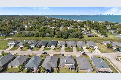 314 Gulf Winds Drive, Bacliff, TX 77518 - Photo 22