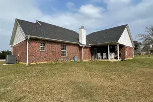 104 Woodward Ln, Silsbee, TX 77656 - Photo 2