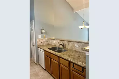 667 E Country Grove Circle, Pearland, TX 77584 - Photo 4