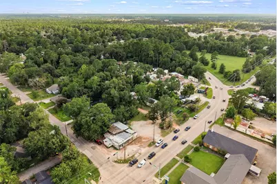 425 Silverdale Dr, Conroe, TX 77301 - Photo 12