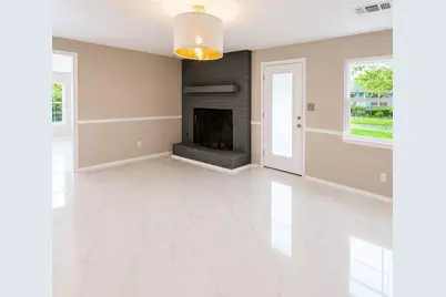 513 W Texas Street, Brazoria, TX 77422 - Photo 2
