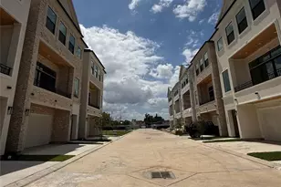 7610 Janak Spring St, Houston, TX 77055 - Photo 2