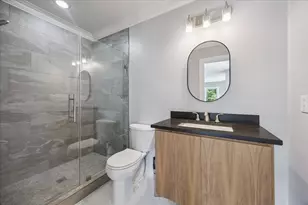 4344 Clay St, Houston, TX 77023 - Photo 28