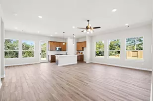 1605 Carefree Cir, Seabrook, TX 77586 - Photo 4