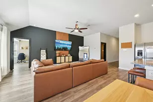 1217 Filly Crk Dr, Alvin, TX 77511 - Photo 8