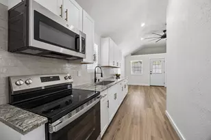 222 Houston Ave, Somerville, TX 77879 - Photo 12