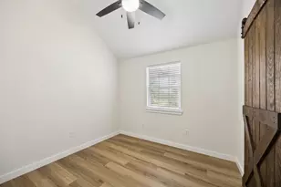 222 Houston Ave, Somerville, TX 77879 - Photo 4