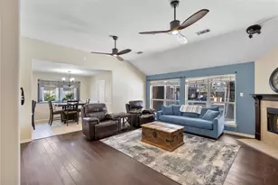 310 Cherry Valley Dr, Houston, TX 77336 - Photo 8