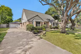 13306 Bexhill Dr, Houston, TX 77065 - Photo 2