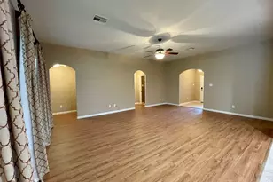 2035 Borthwick Ln, Conroe, TX 77301 - Photo 8