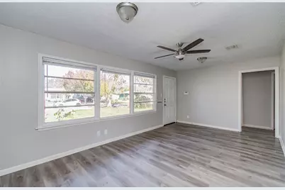 1913 2nd Avenue N, Texas City, TX 77590 - Photo 8