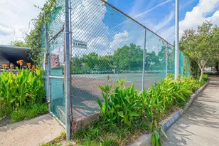10053 Westpark Dr, Houston, TX 77042 - Photo 16