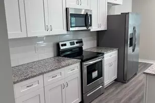 207 S Campbell St, Willis, TX 77378 - Photo 4