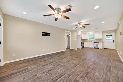1708 Sycamore Avenue, Bay City, TX 77414 - Photo 6