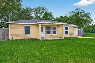 1708 Sycamore Avenue, Bay City, TX 77414 - Photo 2