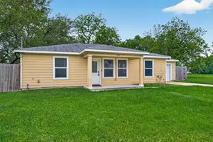 1708 Sycamore Ave, Bay City, TX 77414 - Photo 2