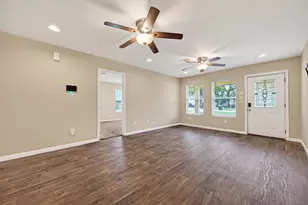 1708 Sycamore Ave, Bay City, TX 77414 - Photo 8