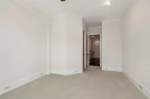 1057 W 24th St, Houston, TX 77008 - Photo 32