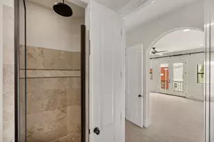 1057 W 24th St, Houston, TX 77008 - Photo 30