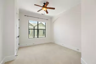 1057 W 24th St, Houston, TX 77008 - Photo 32