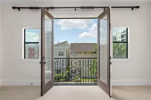 1057 W 24th St, Houston, TX 77008 - Photo 24