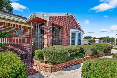 5102 Cortelyou Lane, Houston, TX 77021 - Photo 2