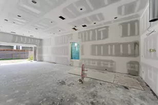 112 E 27th St, Houston, TX 77008 - Photo 12