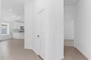 27531 Sunterra Village Dr, Katy, TX 77493 - Photo 6