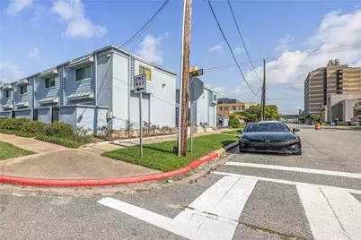 525 11th Street, Galveston, TX 77550 - Photo 2