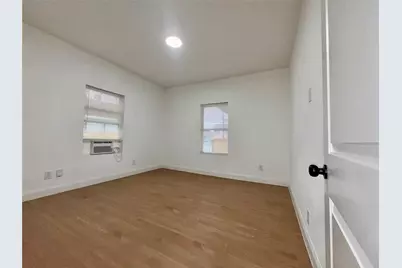 27 Norwood Street, Houston, TX 77011 - Photo 6