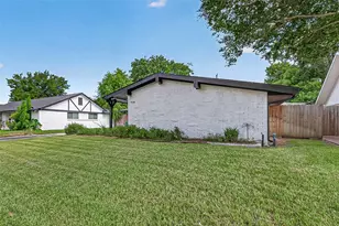 7034 Langdon Ln, Houston, TX 77074 - Photo 2