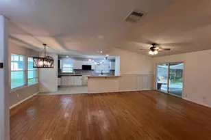 7034 Langdon Ln, Houston, TX 77074 - Photo 2