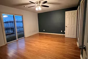 7034 Langdon Ln, Houston, TX 77074 - Photo 6