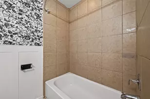 7034 Langdon Ln, Houston, TX 77074 - Photo 28