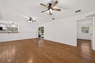 7034 Langdon Ln, Houston, TX 77074 - Photo 12