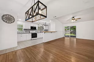7034 Langdon Ln, Houston, TX 77074 - Photo 6