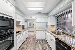 3922 Valley Haven Dr, Kingwood, TX 77339 - Photo 18