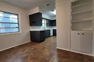 801 Rosewood Dr, Baytown, TX 77520 - Photo 10
