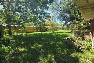 801 Rosewood Dr, Baytown, TX 77520 - Photo 32