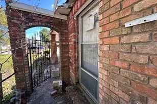 4550 Winston Dr, Beaumont, TX 77705 - Photo 2