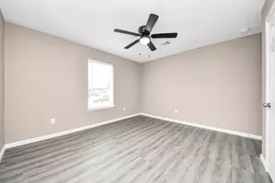 5879 Belcrest St, Houston, TX 77033 - Photo 26