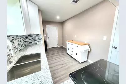 5879 Belcrest Street, Houston, TX 77033 - Photo 38