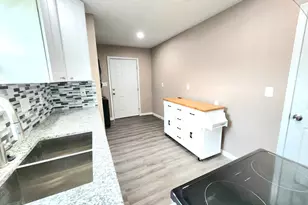 5879 Belcrest St, Houston, TX 77033 - Photo 38