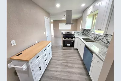 5879 Belcrest Street, Houston, TX 77033 - Photo 34