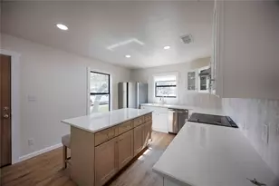 314 S Ridge St, Hallettsville, TX 77964 - Photo 4