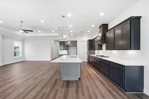 10025 Larkin Cv, Willis, TX 77318 - Photo 10