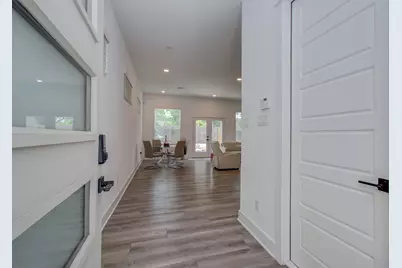 970 Highland Sound Lane, Houston, TX 77091 - Photo 6